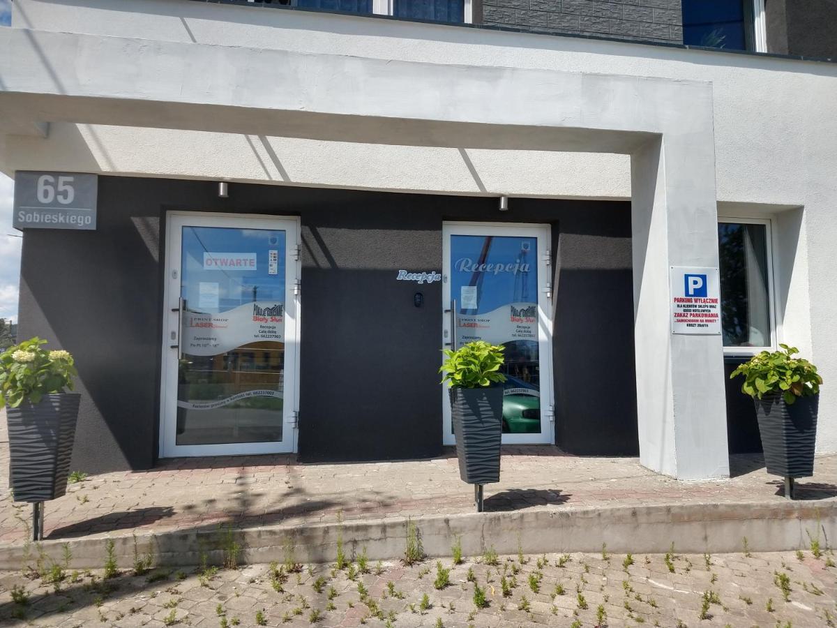 Pokoje Goscinne Bialy Slon Rumia Eksteriør billede