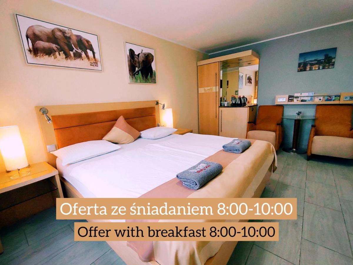 Pokoje Goscinne Bialy Slon Rumia Eksteriør billede